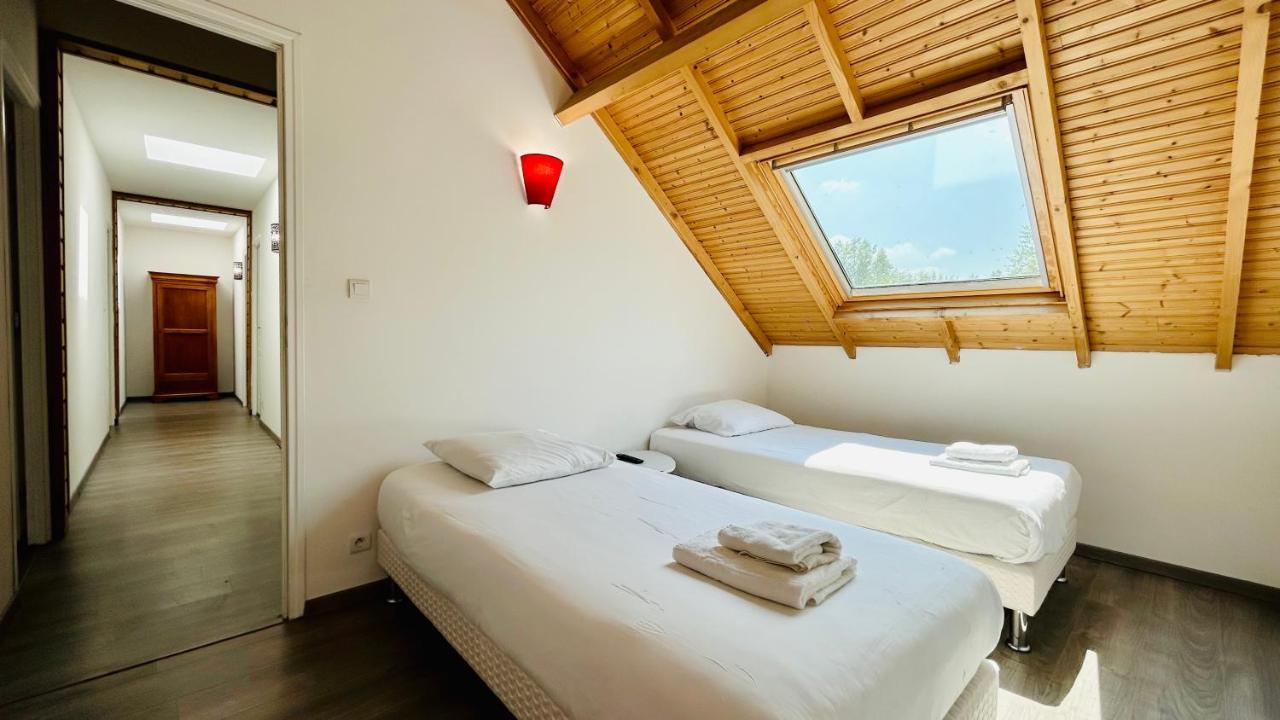 Chalet avec terrasse sur pilotis vue sur l'étang Rue  Esterno foto
