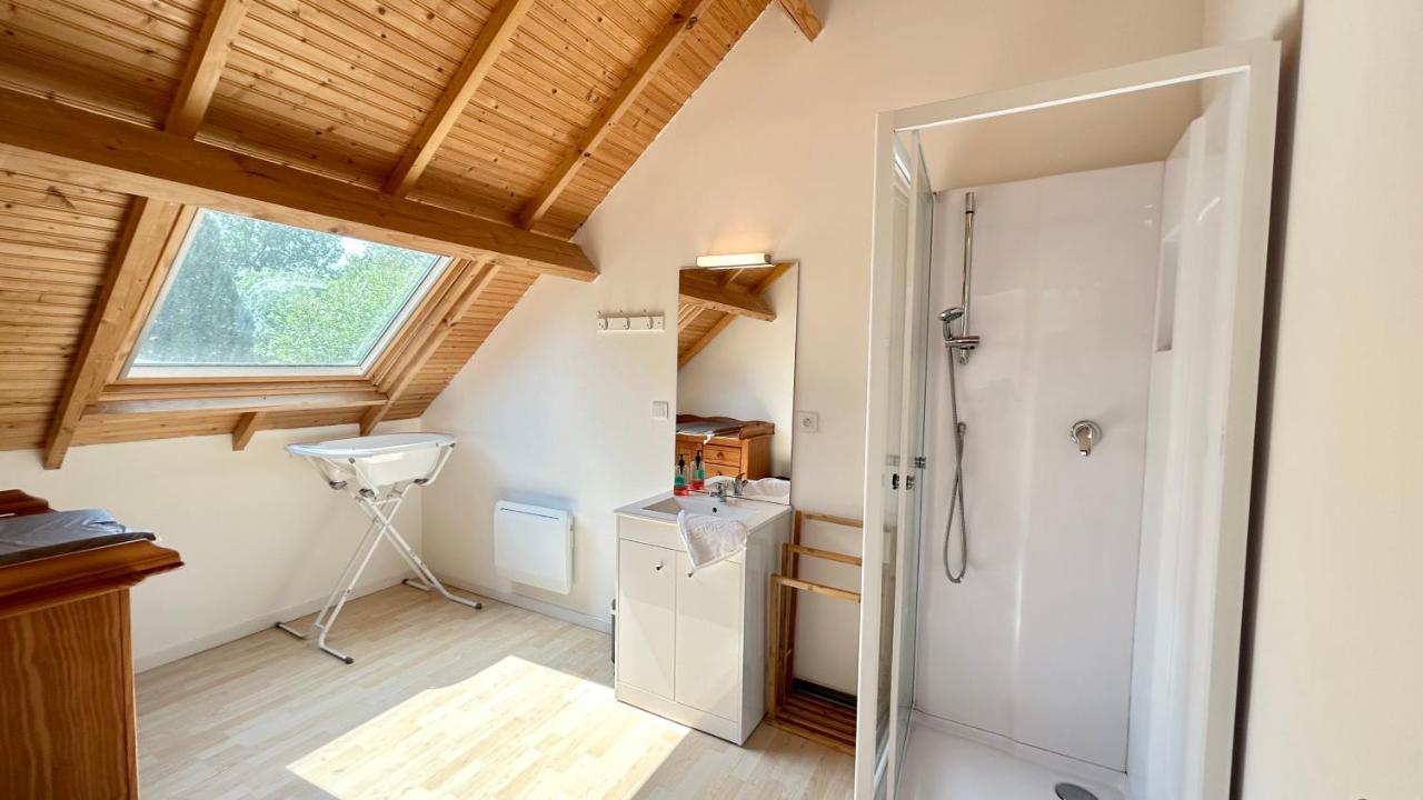 Chalet avec terrasse sur pilotis vue sur l'étang Rue  Esterno foto