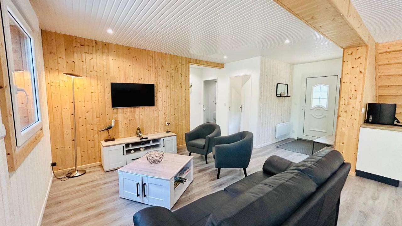 Chalet avec terrasse sur pilotis vue sur l'étang Rue  Esterno foto
