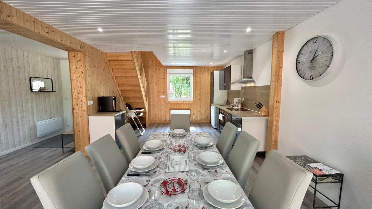 Chalet avec terrasse sur pilotis vue sur l'étang Rue  Esterno foto