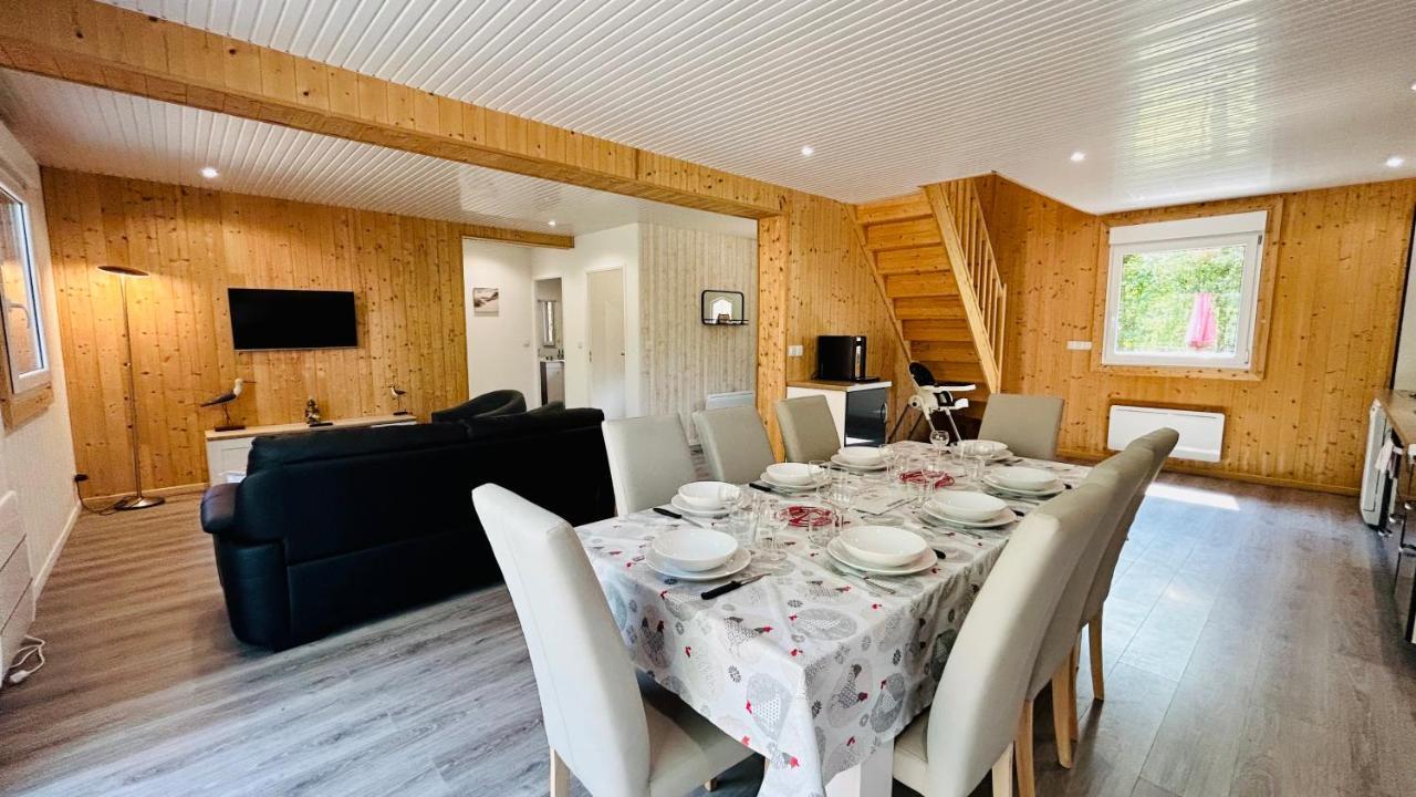 Chalet avec terrasse sur pilotis vue sur l'étang Rue  Esterno foto