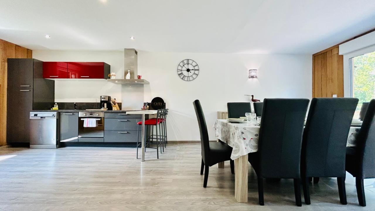 Chalet avec terrasse sur pilotis vue sur l'étang Rue  Esterno foto
