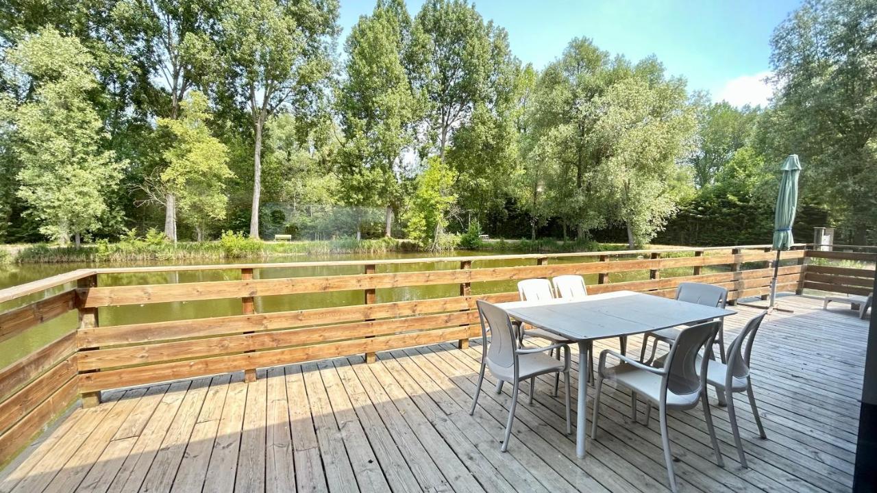 Chalet avec terrasse sur pilotis vue sur l'étang Rue  Esterno foto
