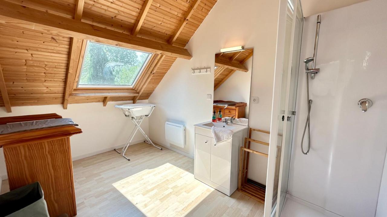 Chalet avec terrasse sur pilotis vue sur l'étang Rue  Esterno foto