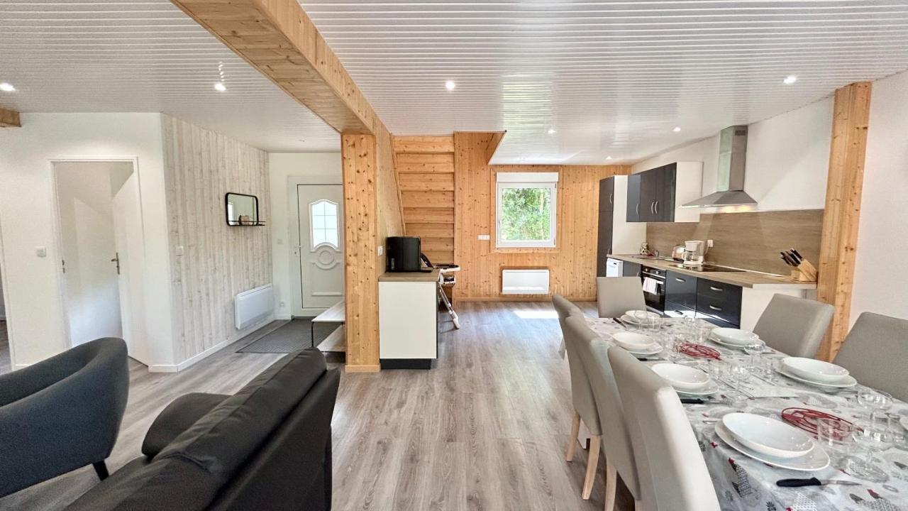 Chalet avec terrasse sur pilotis vue sur l'étang Rue  Esterno foto